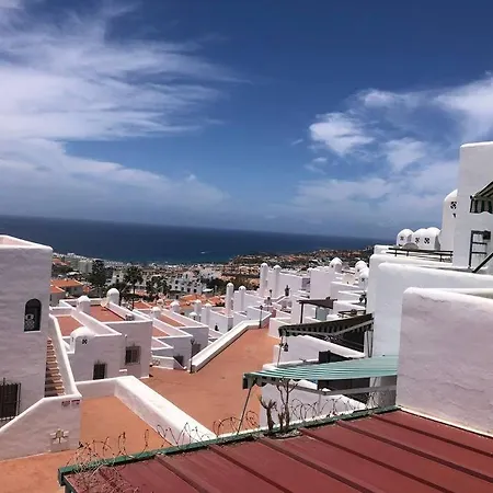 Birgitt En Aloha Garden Con Vista Mar Y Piscina 아파트 아데제